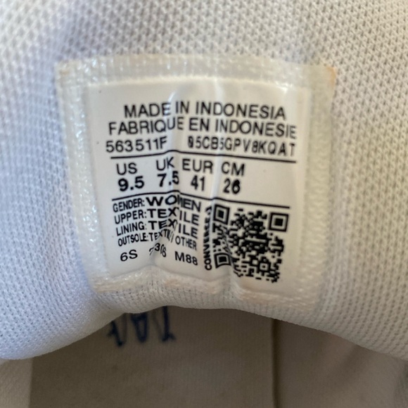 ❤️ Converse White Canvas Size 9.5 Sneakers Box included - Picture 6 of 14